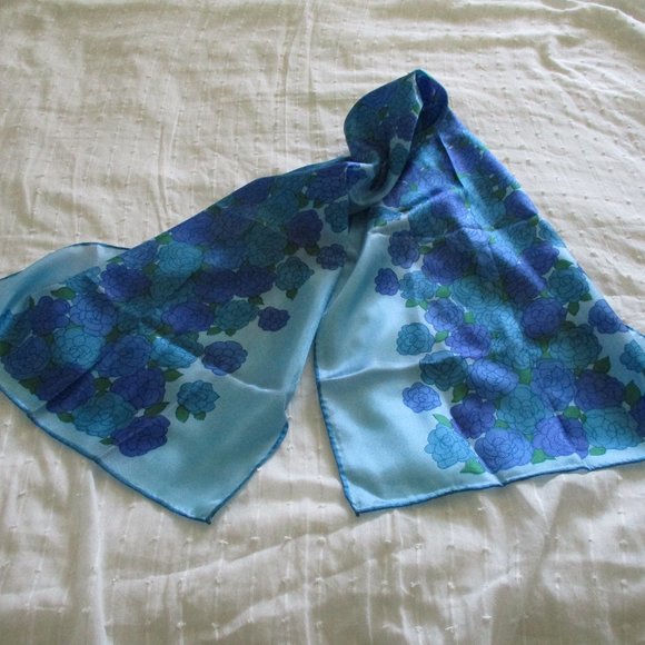Glentex 1960's blue flowers scarf - Picture 2 of 4